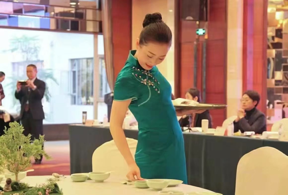 2018年11月,全省旅游饭店服务技能大赛和中餐主题宴会创意大赛中
