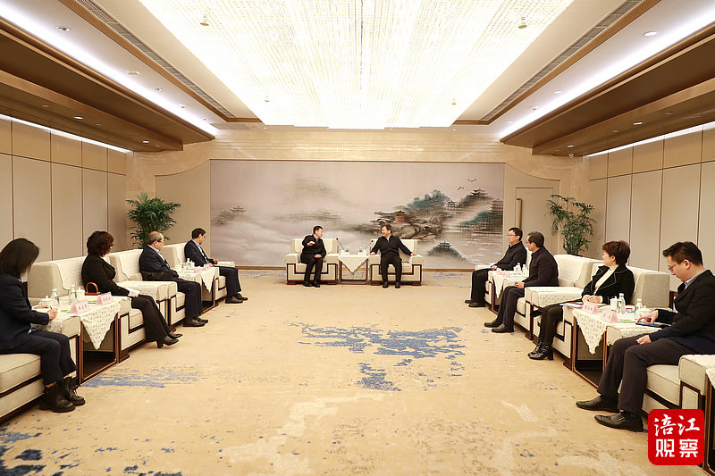 2023年3月2日 曹立军会见农行四川分行行长孙景伟（记者 赖杰 摄）.jpg