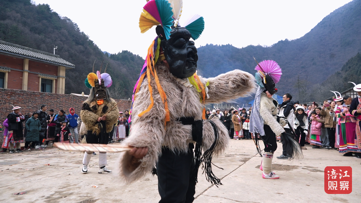 平武白马跳曹盖民俗表演1_1.png